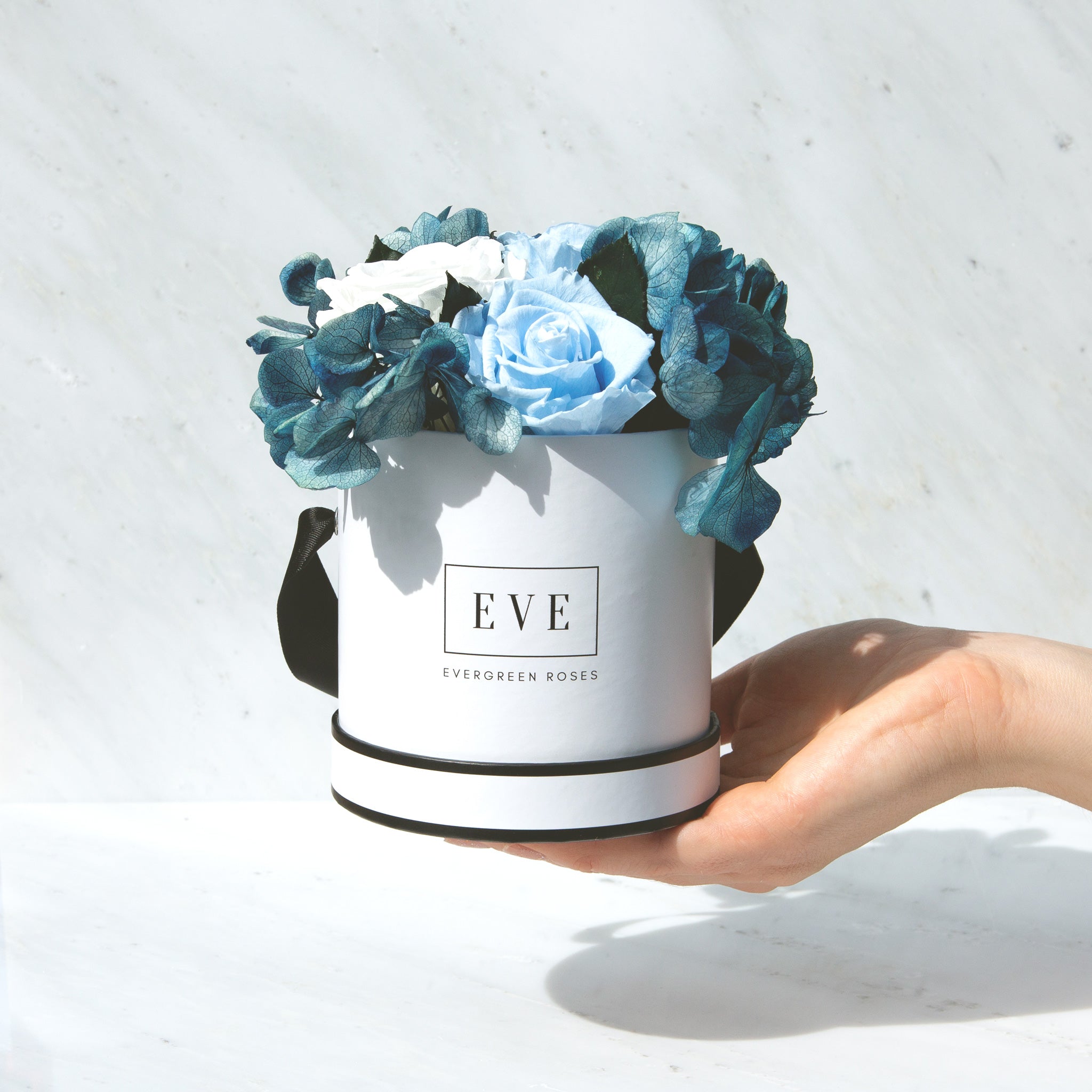 Pebble with Hydrangeas