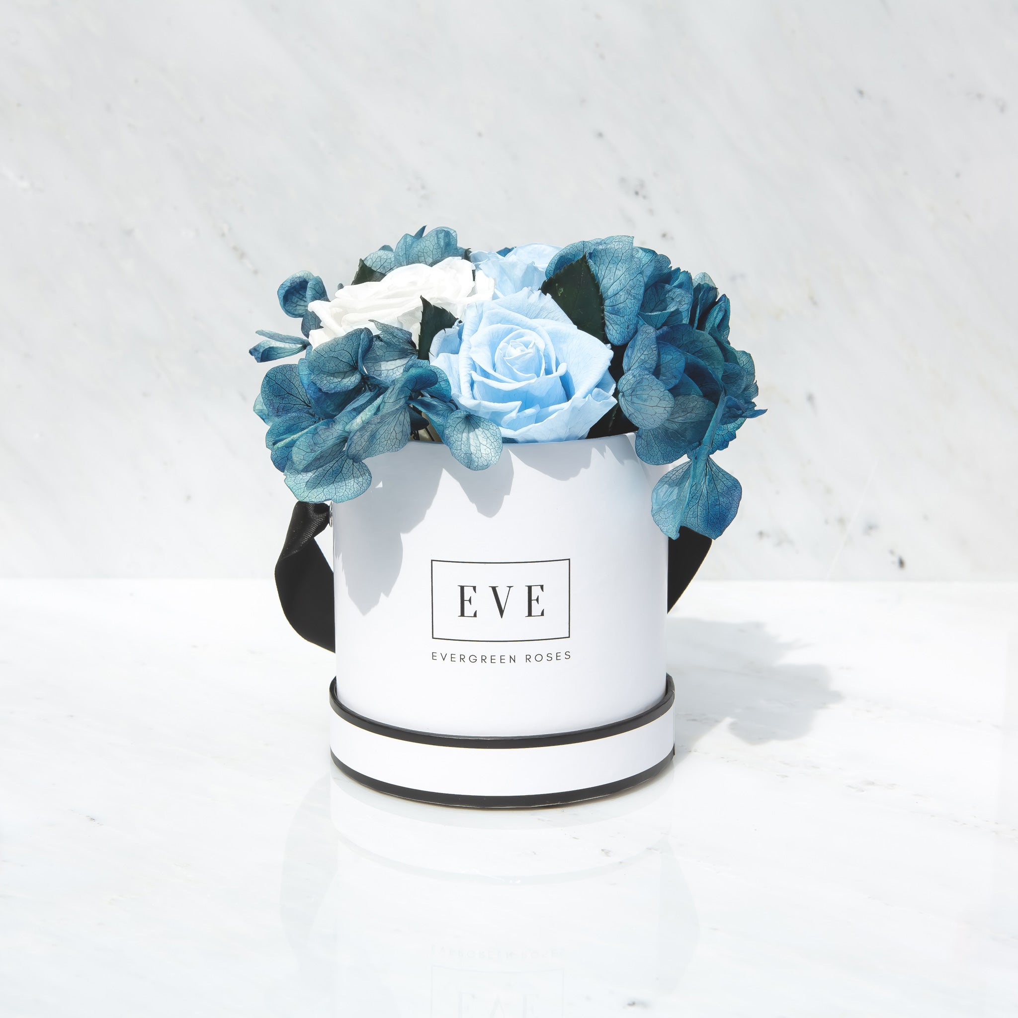 Pebble with Hydrangeas